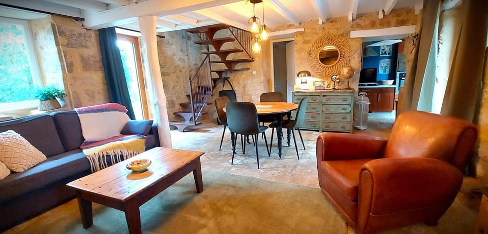 Living room, Dining area