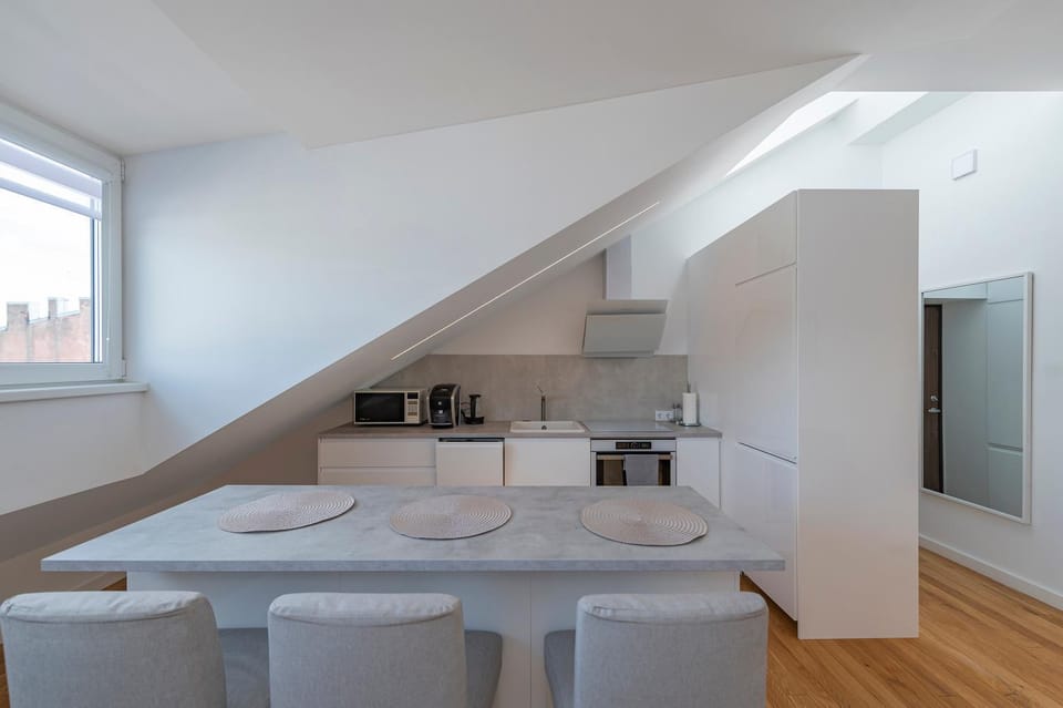 Kitchen or kitchenette, Dining area, minibar