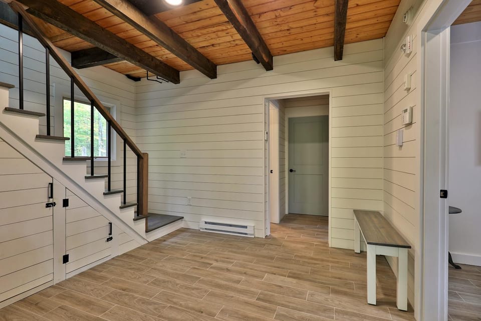 Left Duplex Home Directly Across From Pico Mountain, Close to Killington, home House in Mendon