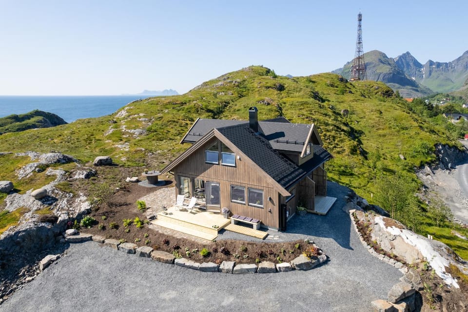 Property building, Natural landscape, Bird's eye view, Mountain view, Sea view