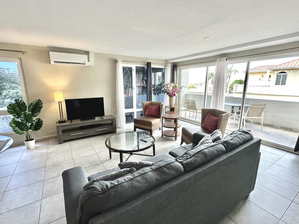 Blue Sky 2 bedr apartment with pool in Simpson bay Apartment in Simpson Bay