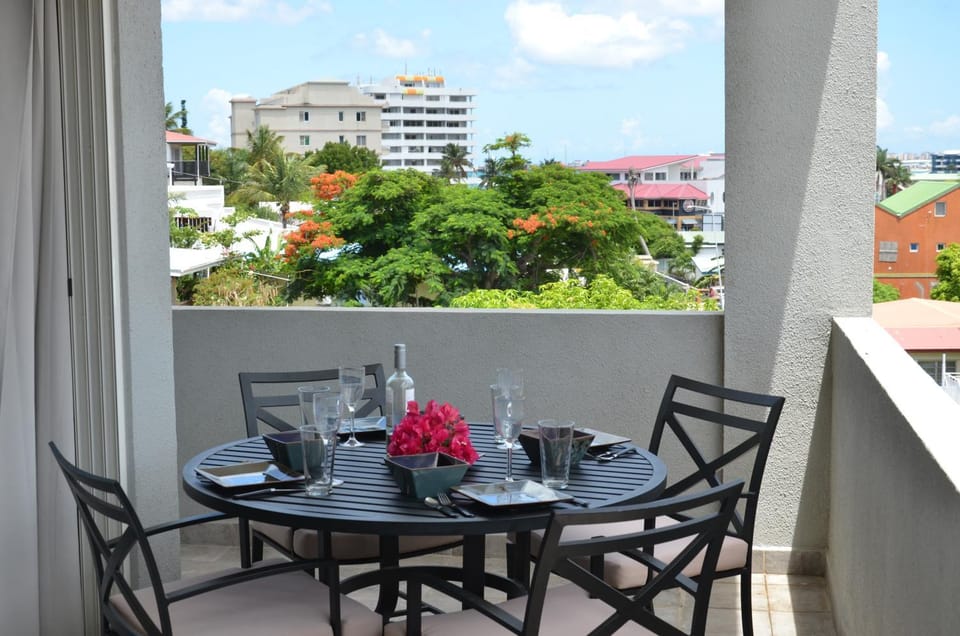 Blue Sky 2 bedr apartment with pool in Simpson bay Apartment in Simpson Bay