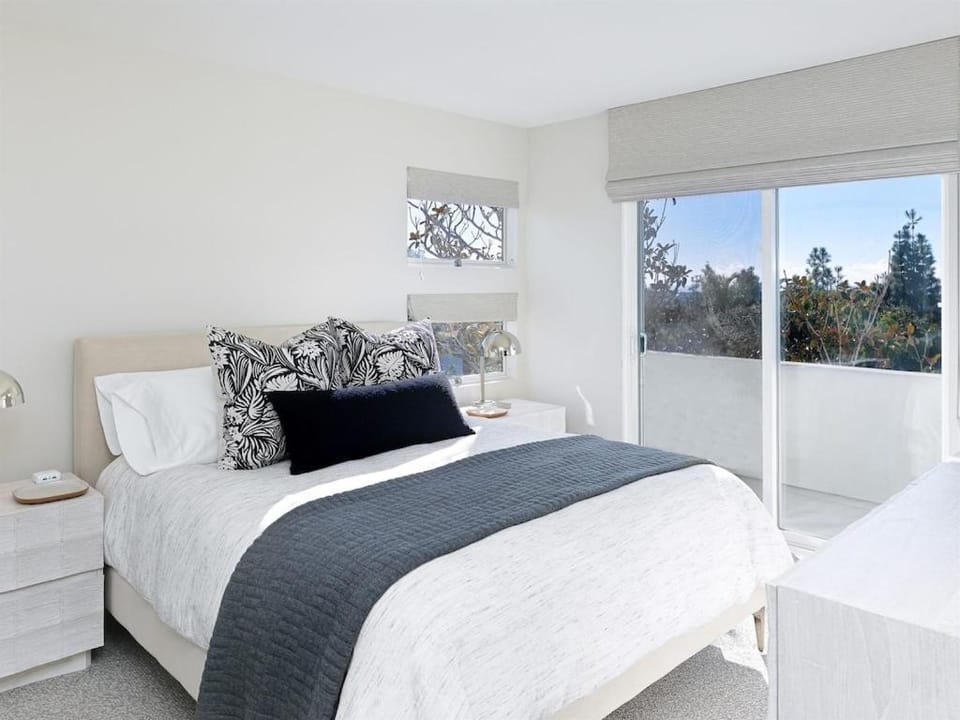 Grandview Getaway, Luxury 4BR, Ocean View, Fire Pit House in Leucadia