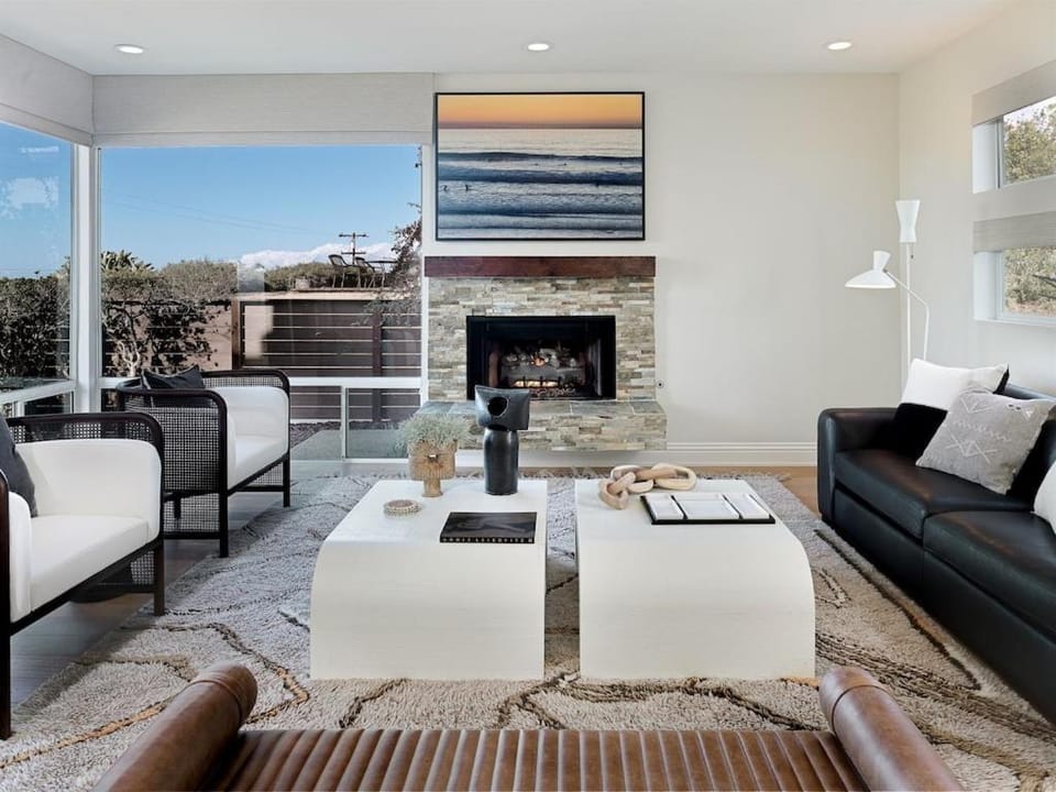 Grandview Getaway, Luxury 4BR, Ocean View, Fire Pit House in Leucadia