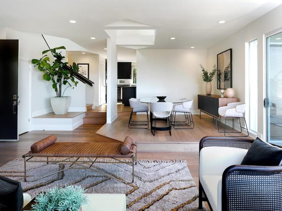 Grandview Getaway, Luxury 4BR, Ocean View, Fire Pit House in Leucadia