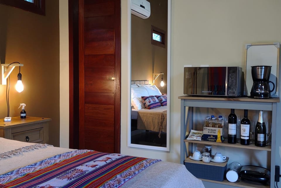 Photo of the whole room, minibar