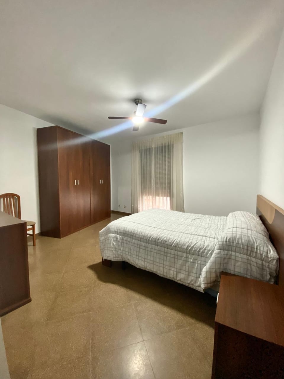 Bed, Photo of the whole room, Bedroom, fireplace, wardrobe