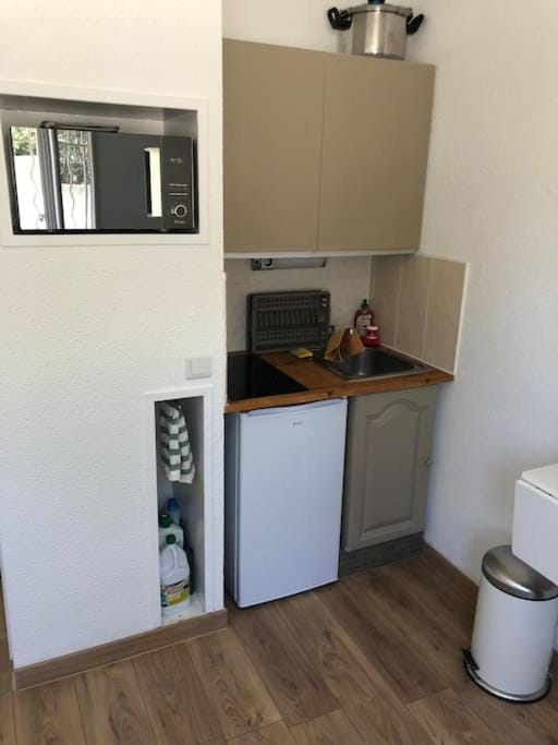 Studio +parking Bandol 3min à pied plage du vallat Apartment in Sanary-sur-Mer