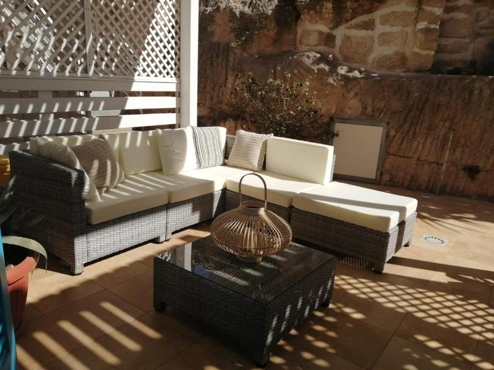 Balcony/Terrace, Balcony/Terrace