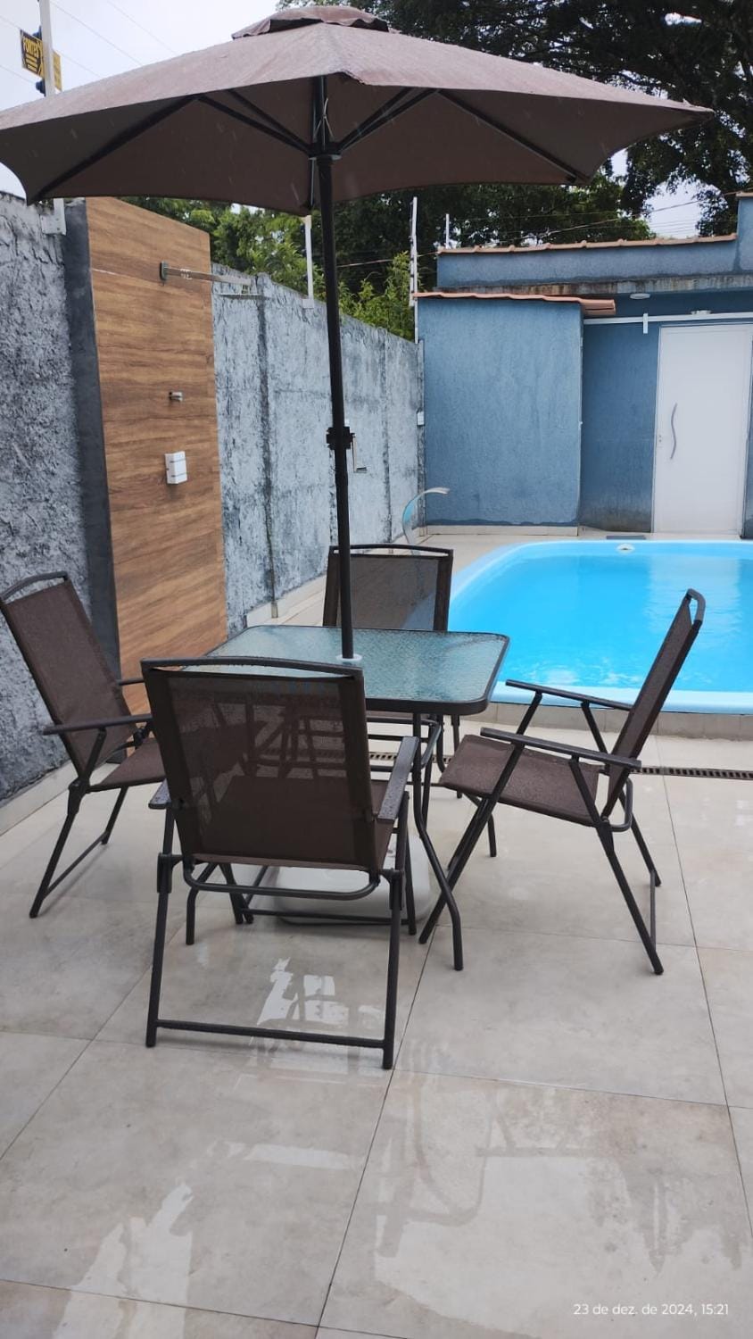 Casa com piscina e hidromassagem praia Enseada. House in State of São Paulo