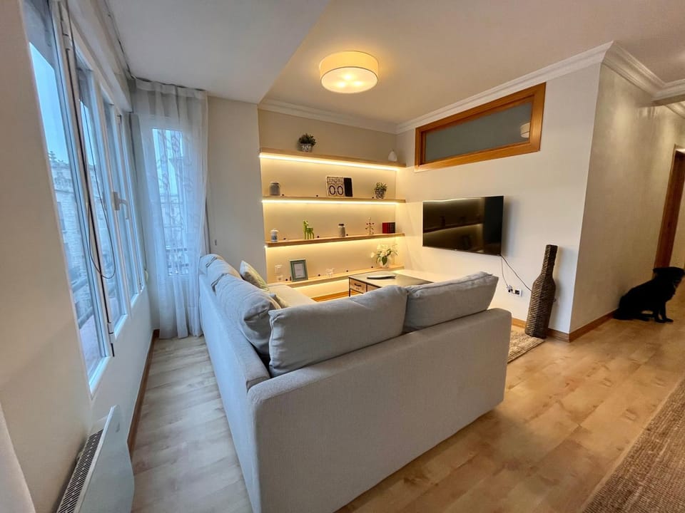 Living room, Photo of the whole room