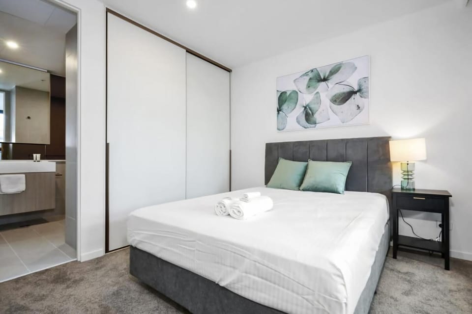 The Atrium - Resort-Style Glen Waverley Stay with Parking Apartment in Glen Waverley