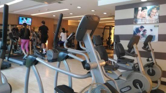 Family Staycation with Pool Apartment in Mandaluyong