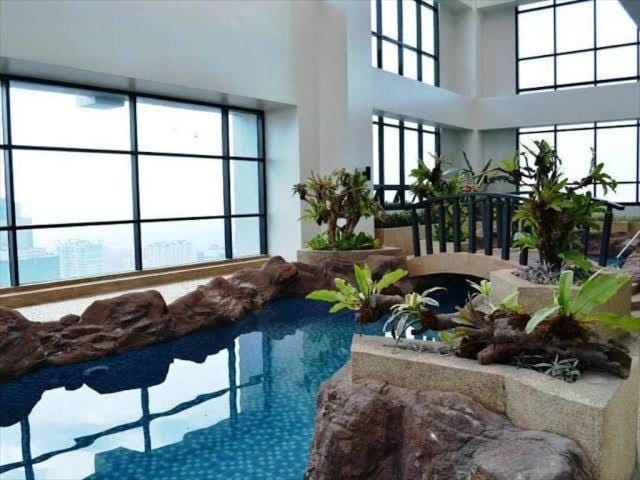 Family Staycation with Pool Apartment in Mandaluyong
