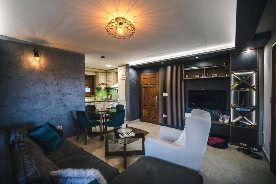 TV and multimedia, Kitchen or kitchenette, Living room, Dining area