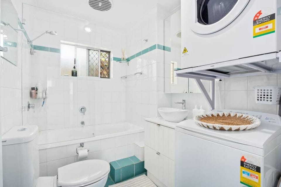 Pacific Sunrise - Walk to Beach! Apartment in Mermaid Beach