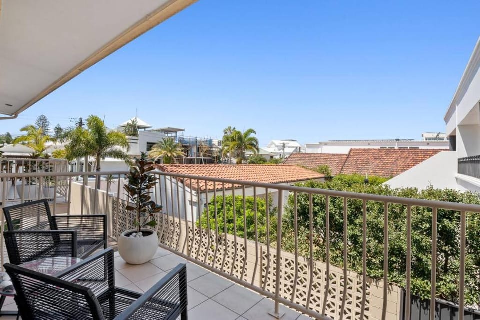 Pacific Sunrise - Walk to Beach! Apartment in Mermaid Beach