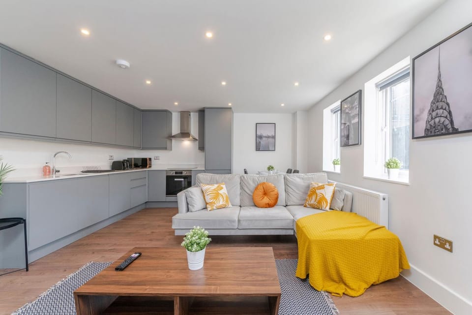 Kitchen or kitchenette, Living room, Seating area, Dining area, minibar, pet friendly, stove, kitchen