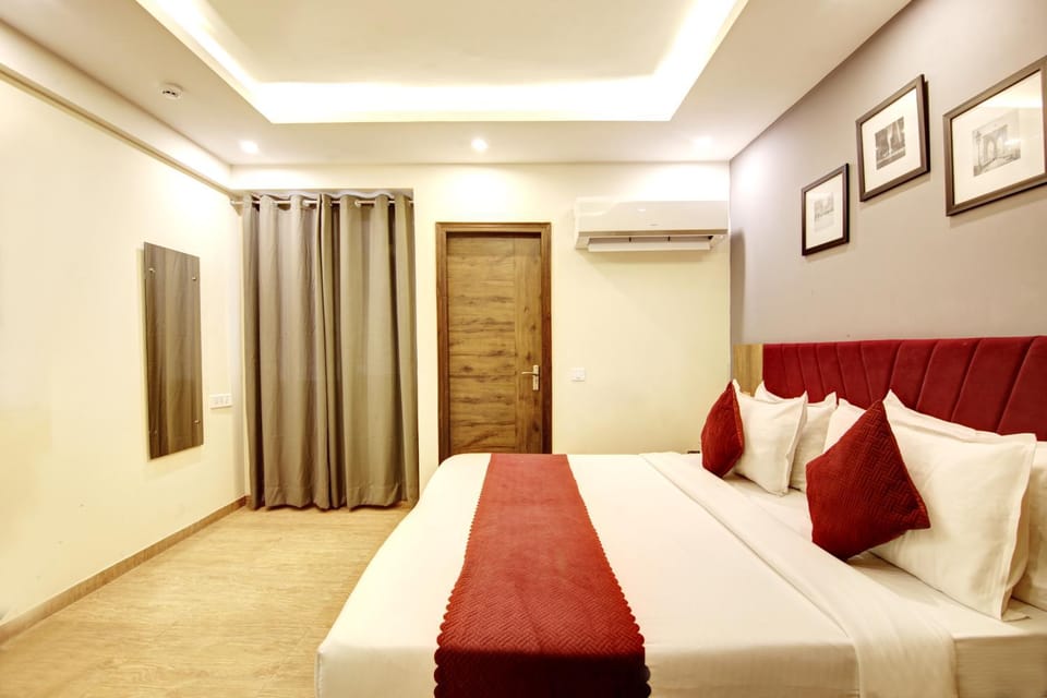 Bed, Bedroom, air conditioner