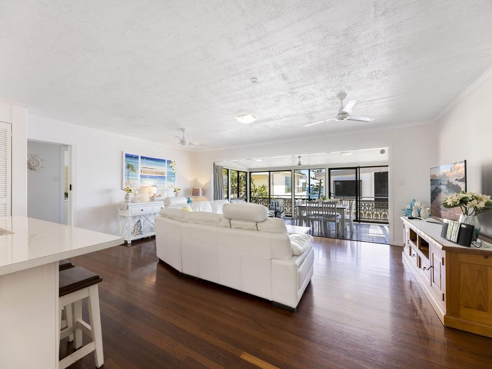 5 Margaret St Kings Beach QLD House in Kings Beach