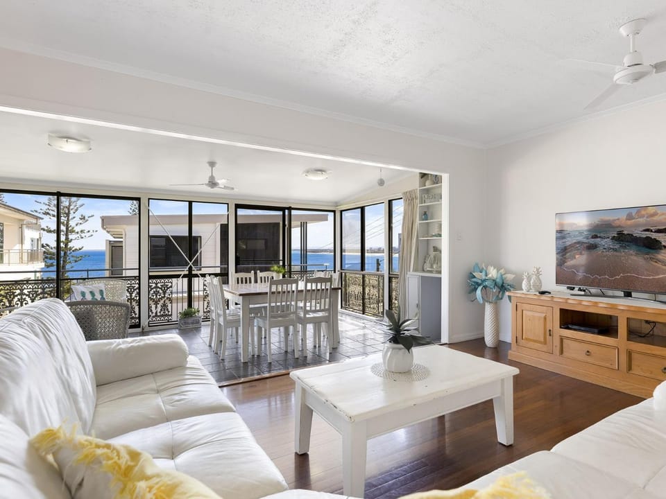 5 Margaret St Kings Beach QLD House in Kings Beach