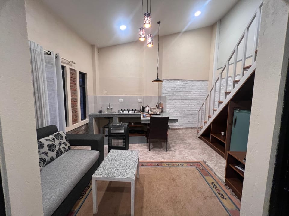Kitchen or kitchenette, Seating area, Dining area