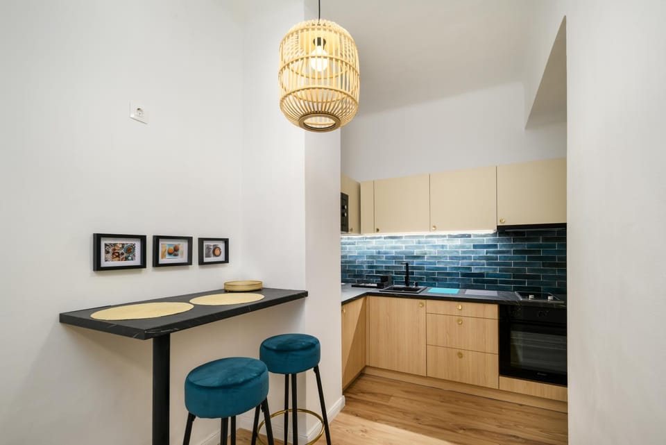 Dining area, kitchen