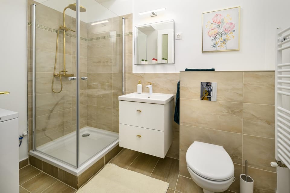 Shower, Toilet, Bathroom