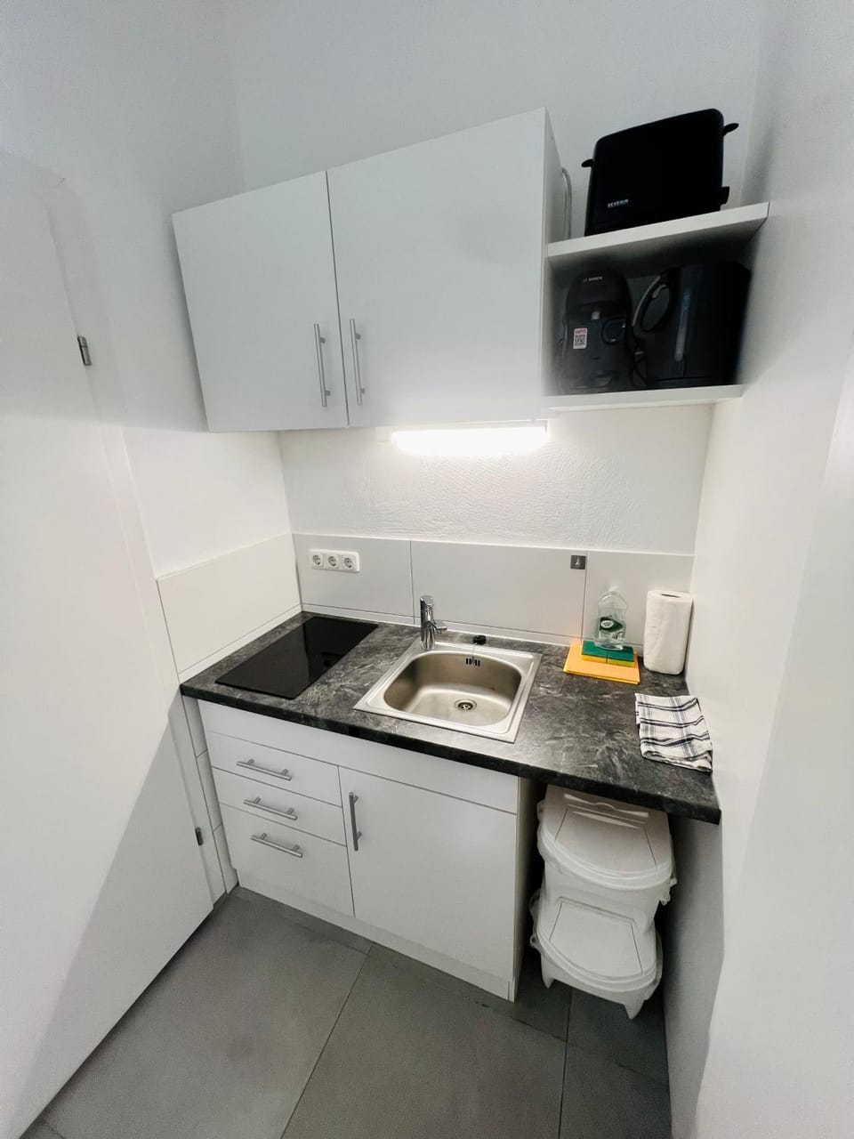 Kitchen or kitchenette, stove