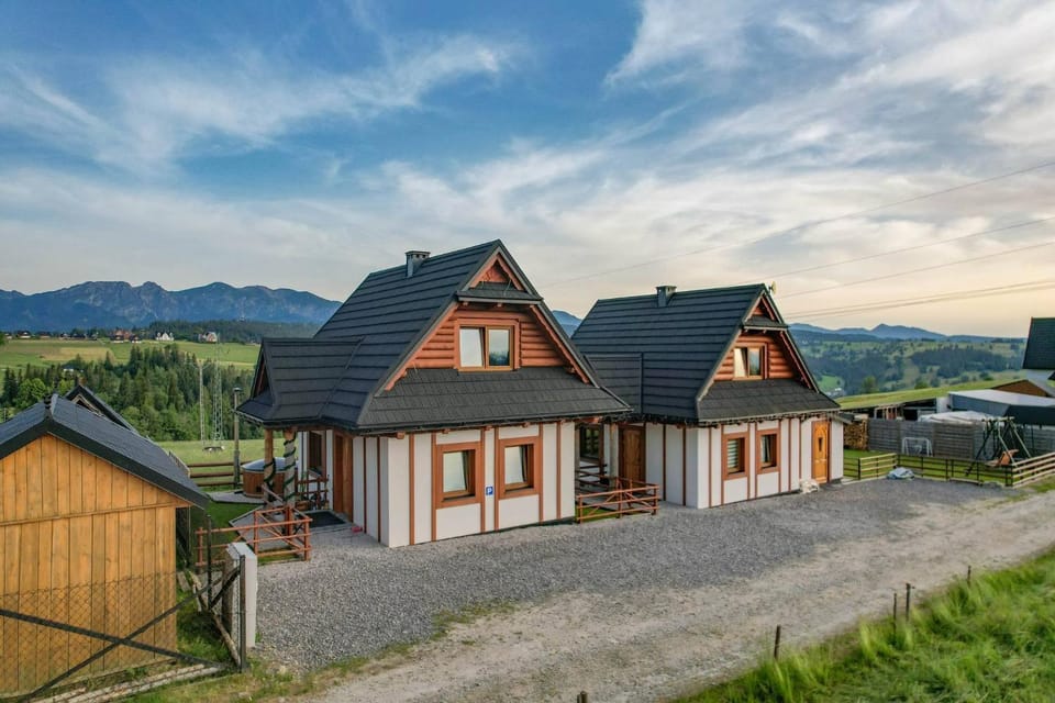 Property building, Day, Mountain view
