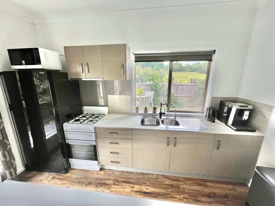 Coffee/tea facilities, Kitchen or kitchenette, minibar, pet friendly, stove, toaster