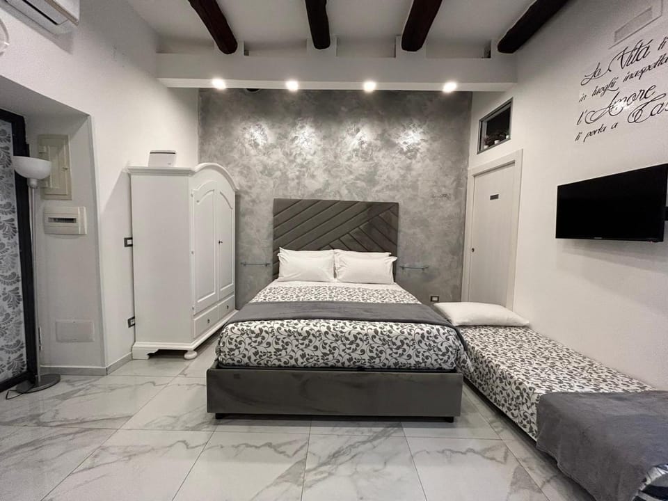 Casa Tolentino al centro di Napoli House in Naples