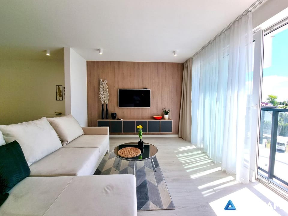 TV and multimedia, View (from property/room), Living room, Photo of the whole room, Seating area