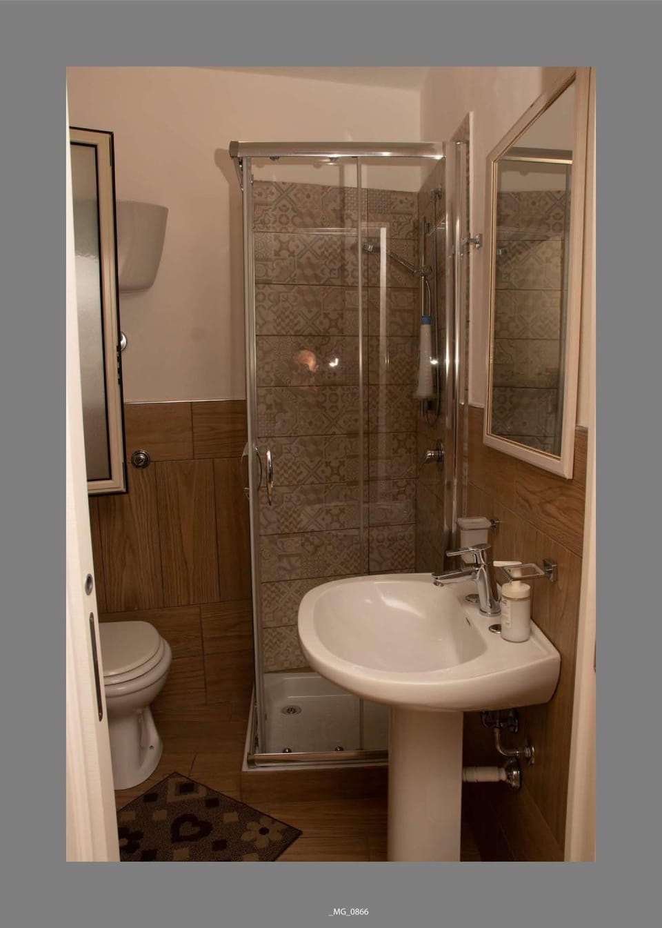 Shower, Toilet, Bathroom