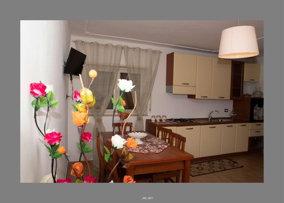 Kitchen or kitchenette, Food