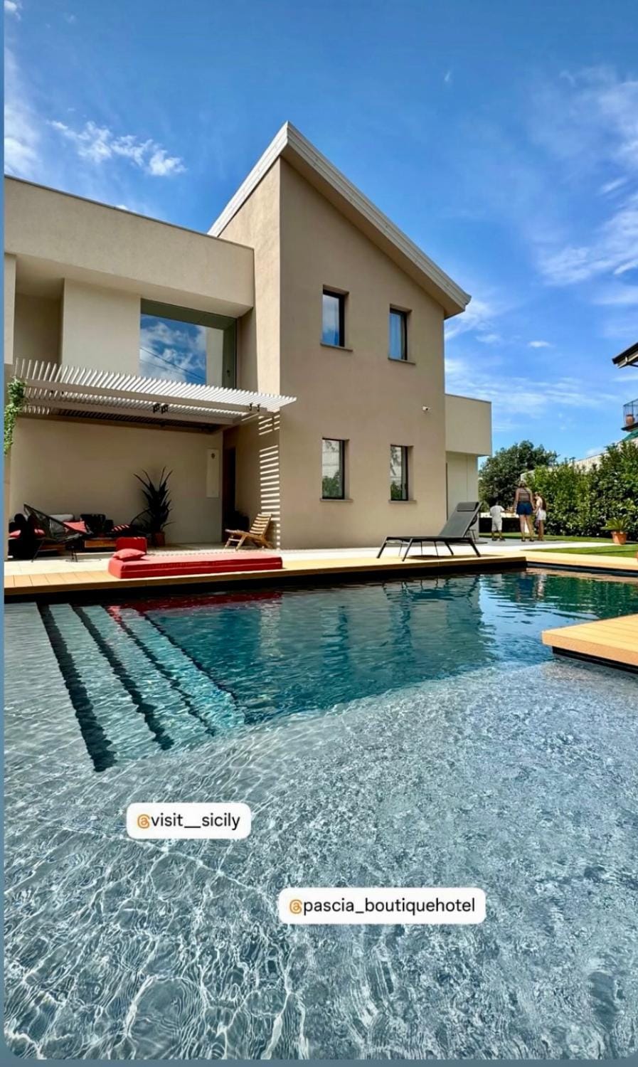 Property building, Pool view, Swimming pool, sunbed