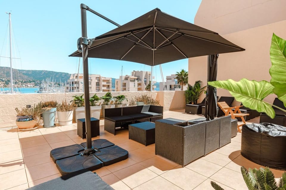 Superb apartment on the port of Favière Apartment in Bormes-les-Mimosas