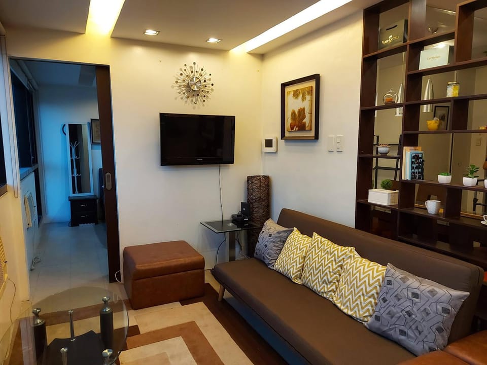 Comfy Bunkbed with Pool Hostel in Mandaluyong