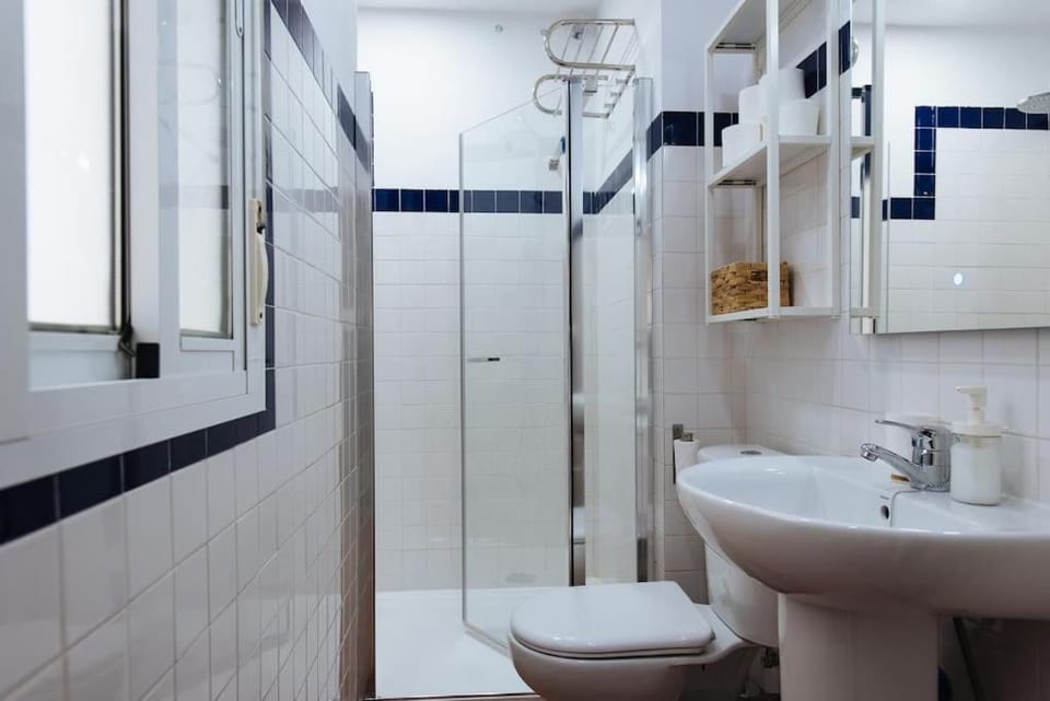 AD2B Apartment, 300m from Cathedral with 2br Apartment in Seville