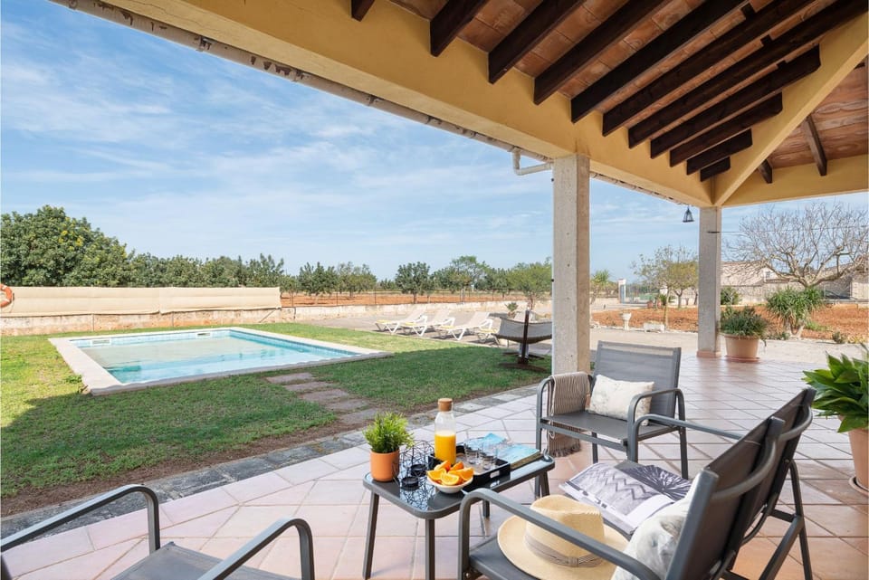 Patio, Spring, Day, Garden, View (from property/room), Balcony/Terrace, Seating area, Garden view, Pool view, Swimming pool, sunbed
