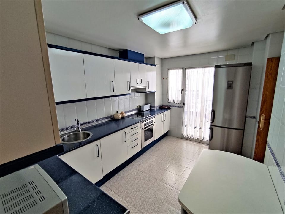 Kitchen or kitchenette, minibar, pet friendly, stove