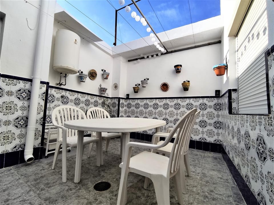 Patio, Dining area