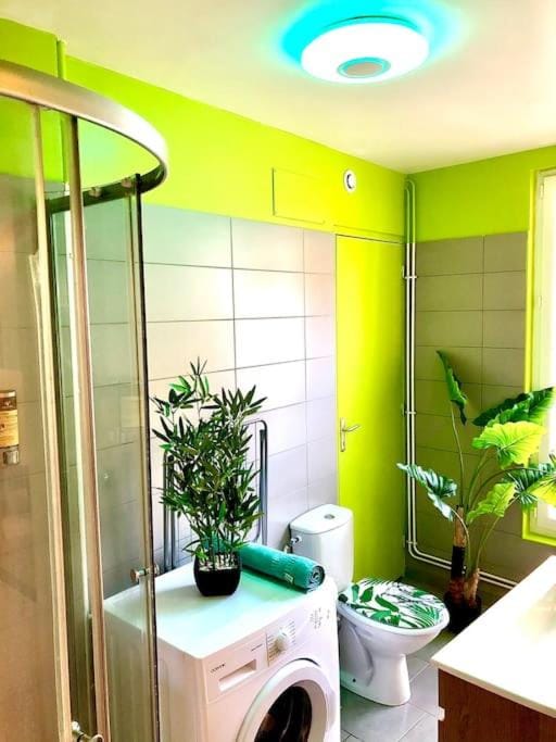 Le Black and Wood, proche centre, parking gratuit. Apartment in Île-de-France