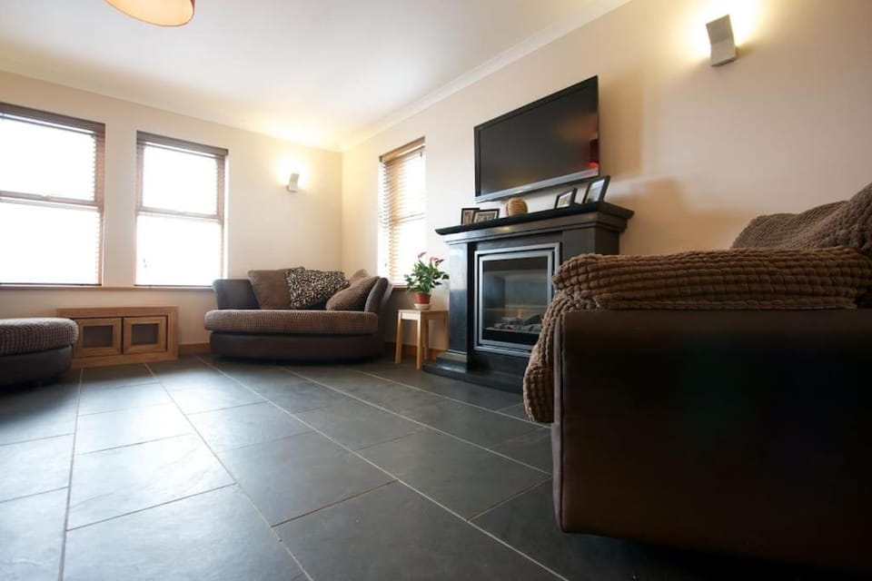Wesdale Stromness-3 Bedroom-Saturday to Saturday only House in Scotland