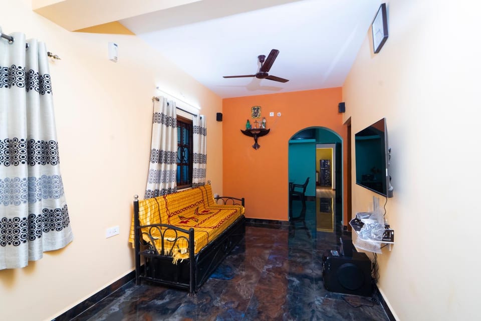 Communal lounge/ TV room, TV and multimedia, Living room, Seating area, Evening entertainment, fireplace