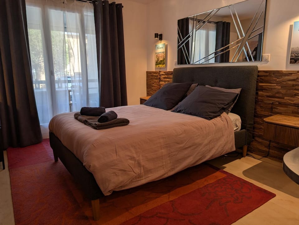 Bed, Decorative detail