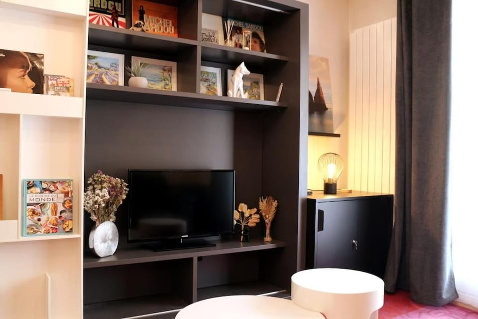 TV and multimedia, hair dresser