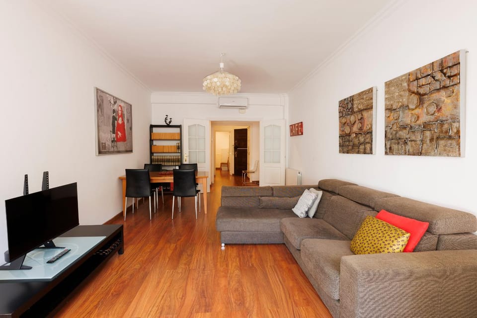 Living room, Seating area, Dining area