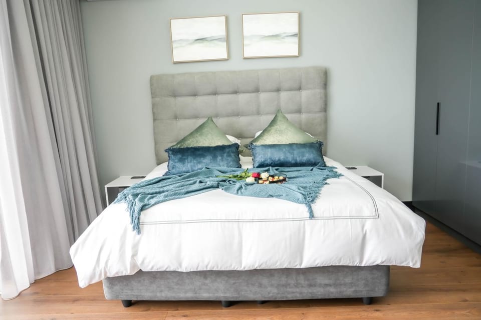 Bed, Balcony/Terrace, Bedroom