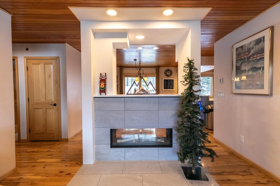 Sunrise Ridge Townhome: Hot Tub, Stunning Views Apartment in Breckenridge